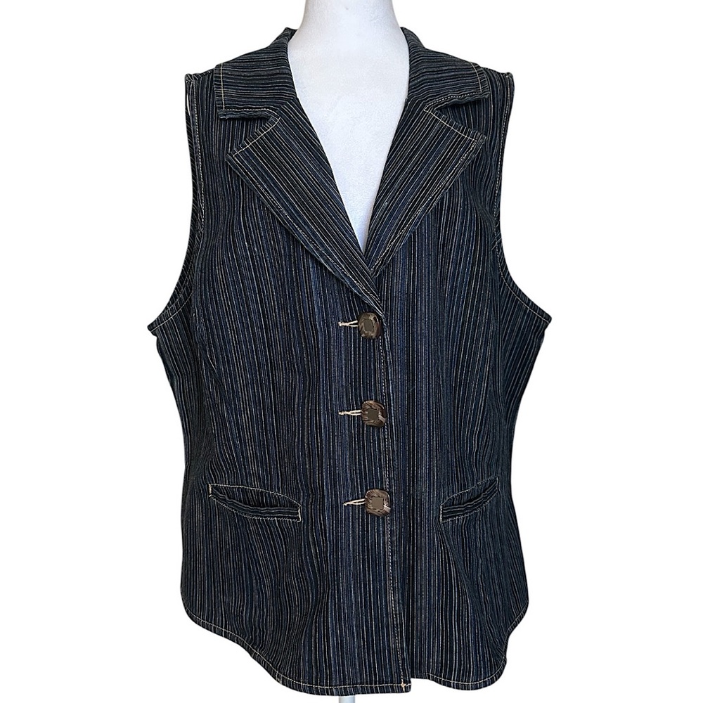 NWT Lal Live A Little Women’s Pinstripe Blue Vest Size 1X Collared Bottom Front